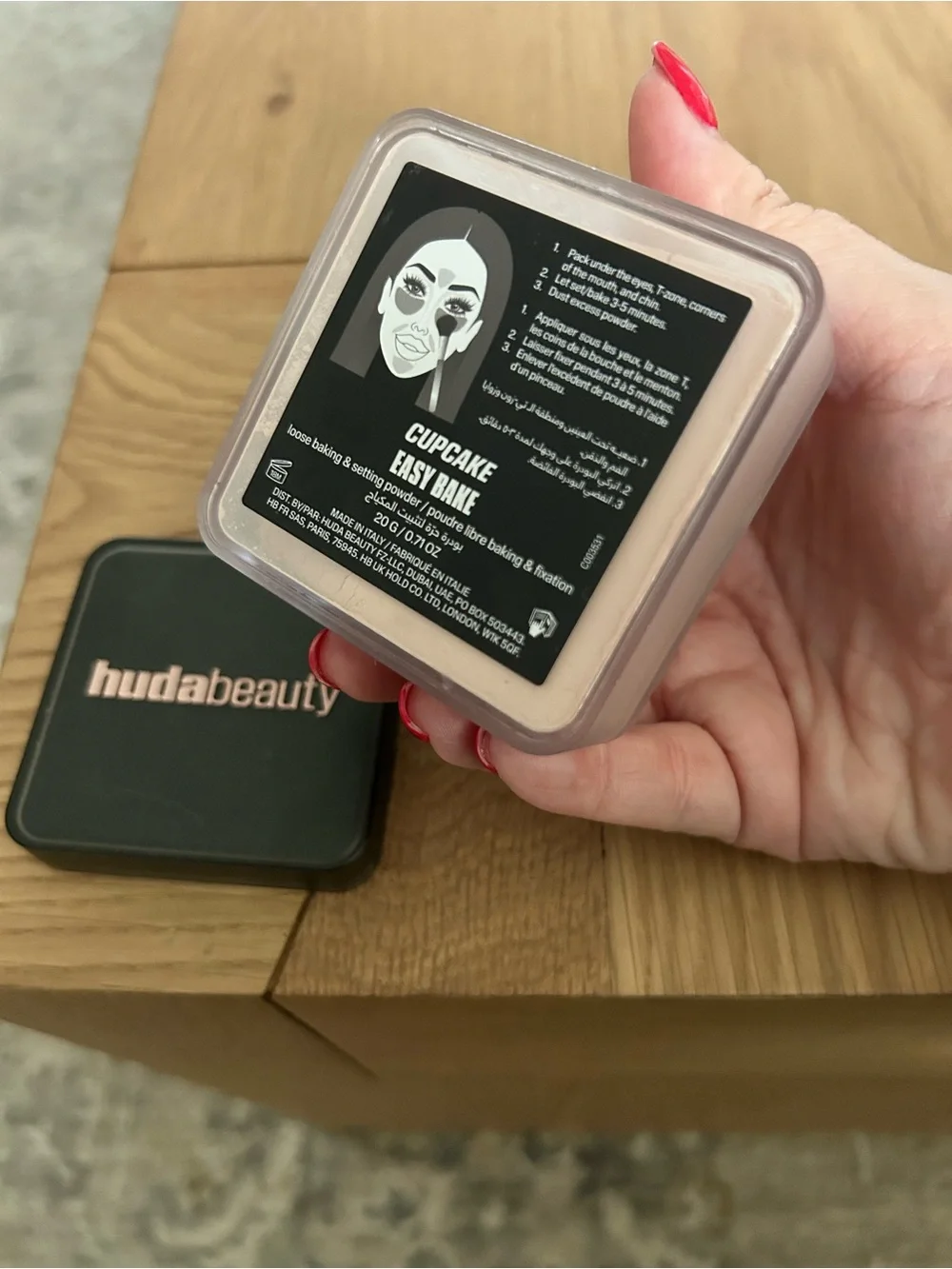 New Huda Beauty Easy Bake Blurring Loose Baking & Setting Powder Cupcake